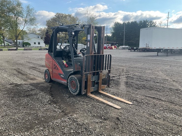 #1351-•-2015-linde-h35-evo-forklift-image-11