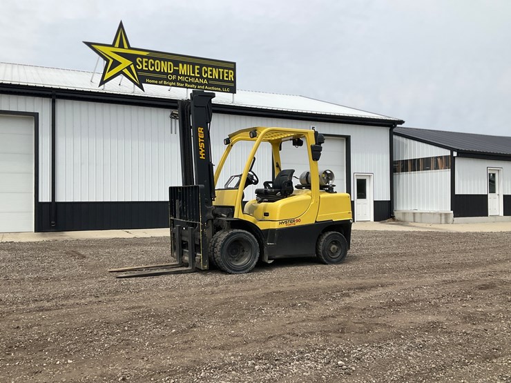 #1379-•-2010-hyster-90-fortis-forklift-image-1