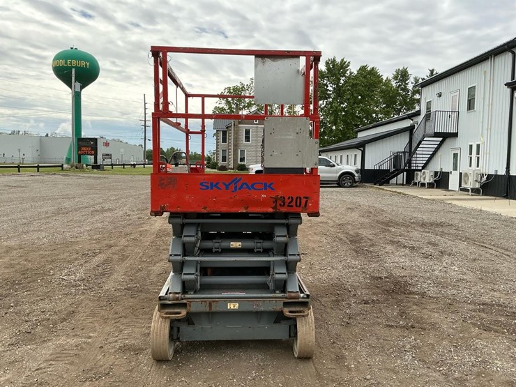 #1302-•-2008-skyjack-sj4632-scissor-lift-image-4