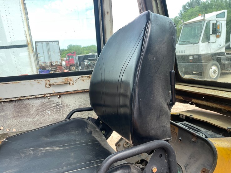 #302-•-liftmaster-rough-terrain-forklift-(boyceville-wi)-image-44