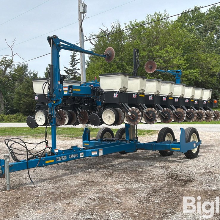 2005 KINZE 3500