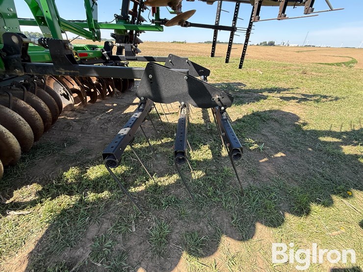 2016-john-deere-2623-image-18