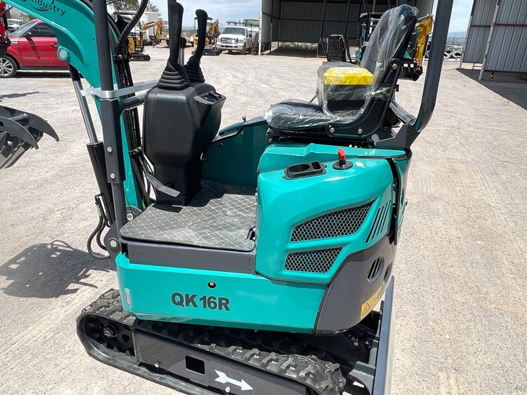 #2659-•-unused-cfg-mini-excavator-image-37