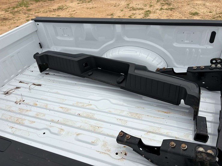 2021-ford-f250-image-13