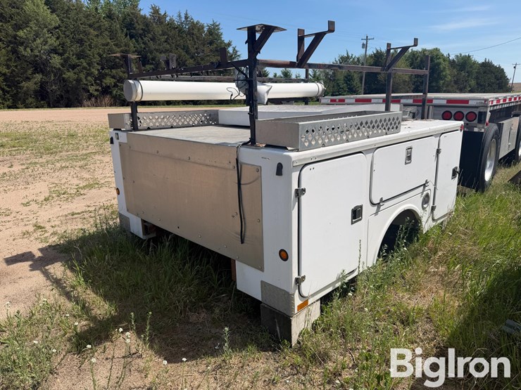 fiberglass-utility-pickup-box-image-1