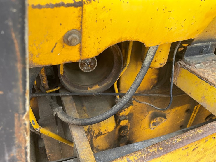 #302-•-liftmaster-rough-terrain-forklift-(boyceville-wi)-image-29