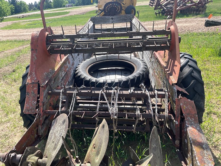 #2010-•-vintage-manure-spreader-(colfax-wi)-image-16