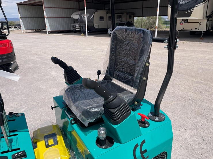 #2652-•-unused-cfg-mini-excavator-image-9