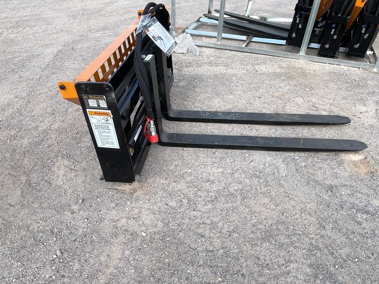 #2779-•-unused-2026-wolverine-adjustable-hydraulic-pallet-fork-attachments-image-4