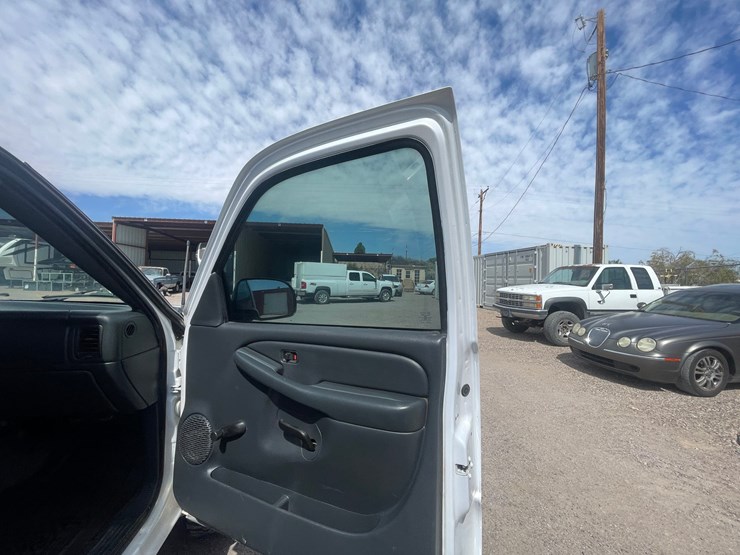 #212-•-2001-chevrolet-silverado-pickup-truck-(has-a-nm-title-image-25