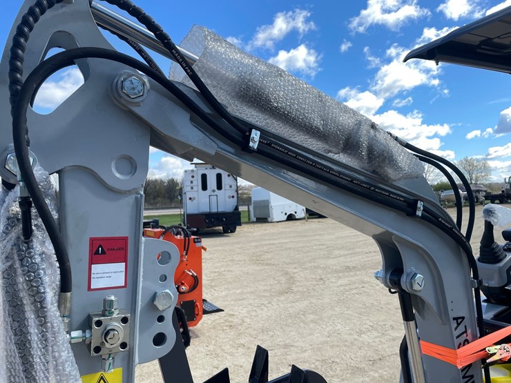#1112-•-new-ats-me18-mini-excavator-image-17