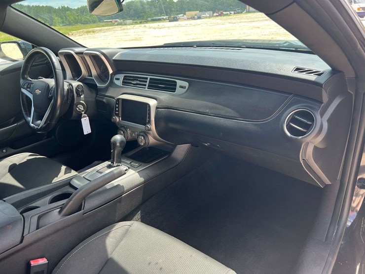 2013-chevrolet-camaro-2-door-coupe-(98,540-miles)-image-16
