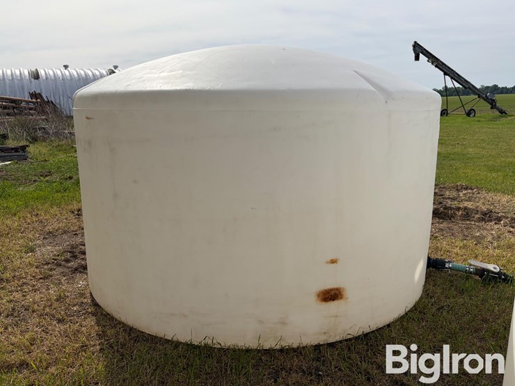 norwesco-1,300-gal-poly-tank-image-4