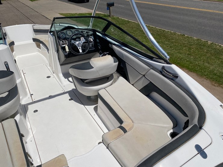 #7032-•-2014-yamaha-212ss-boat-with-trailer-(has-title)-(antigo,-wi)-image-32