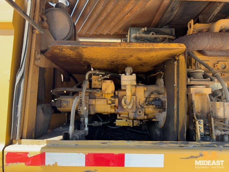 2003-caterpillar-m318c-image-13