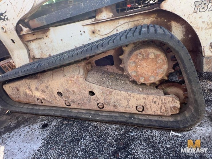 2017-bobcat-t870-image-9