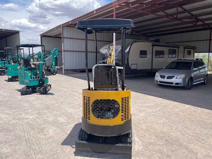#2651-•-unused-cfg-mini-excavator-image-7