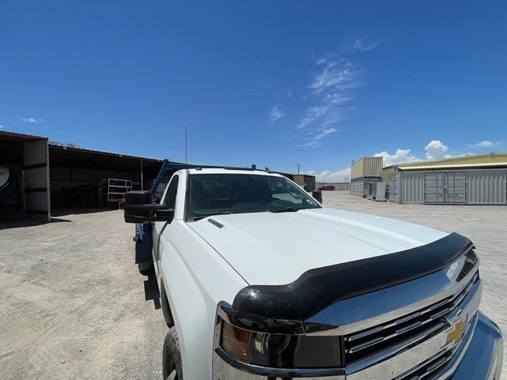 2016-chevrolet-silverado-3500-image-13
