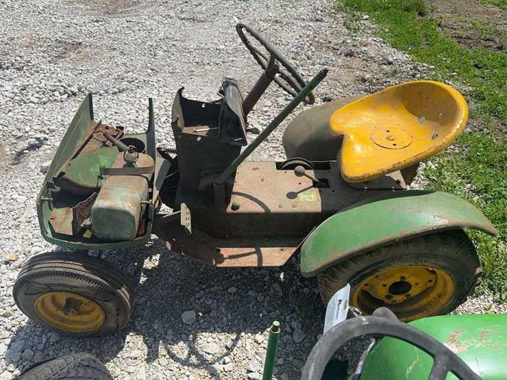 john-deere-110-image-2