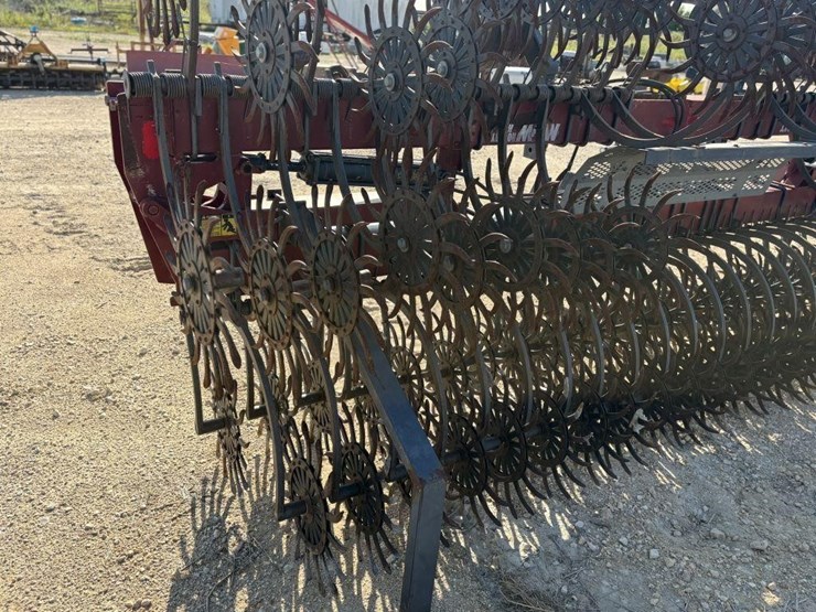l2---m-and-w-rotary-hoe-1930-image-3