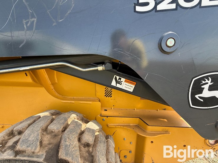 2015-deere-326e-image-13