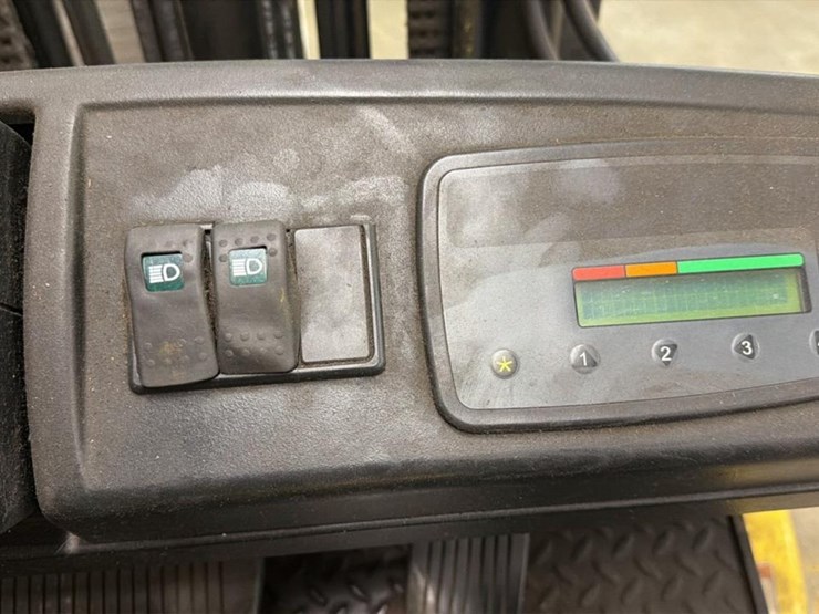 2007-hyster-e50z-image-21