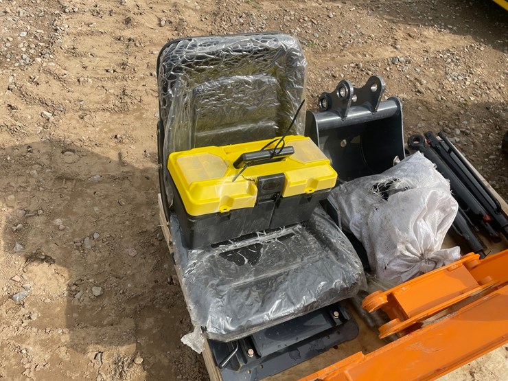 #2014-•-unused-2026-landhonor-mini-excavator-image-21