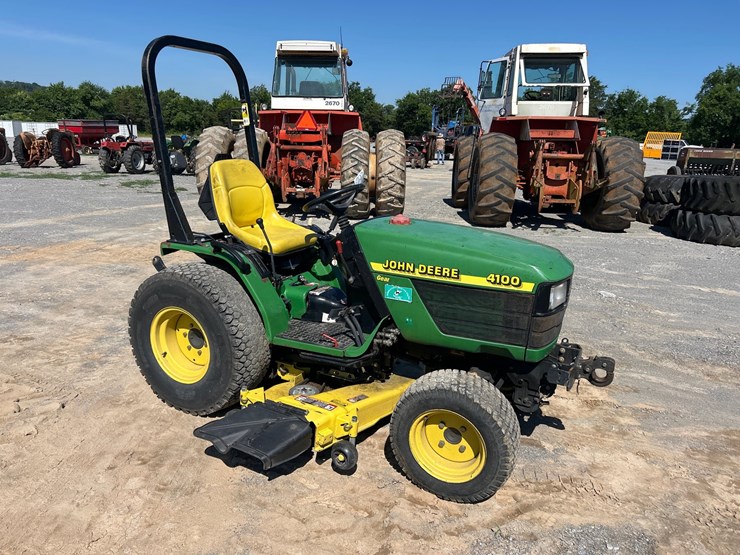 john-deere-4100-image-1