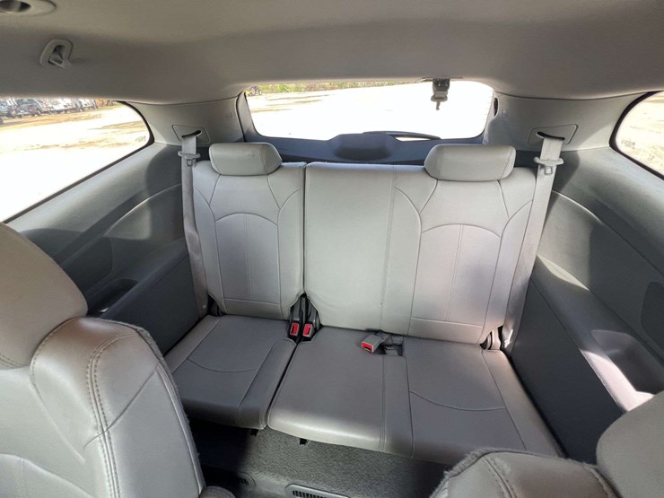 2014-chevrolet-traverse-image-14