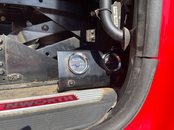 2019-kenworth-t880-image-41