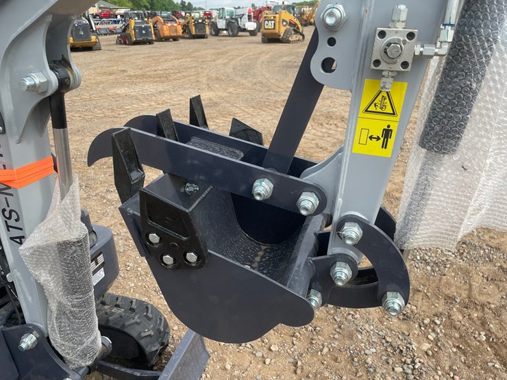 #2028-•-unused-2026-rt15r-ats-mini-excavator-image-5