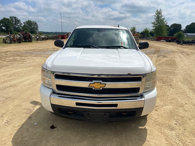 2010-chevrolet-silverado-1500-lt-image-2