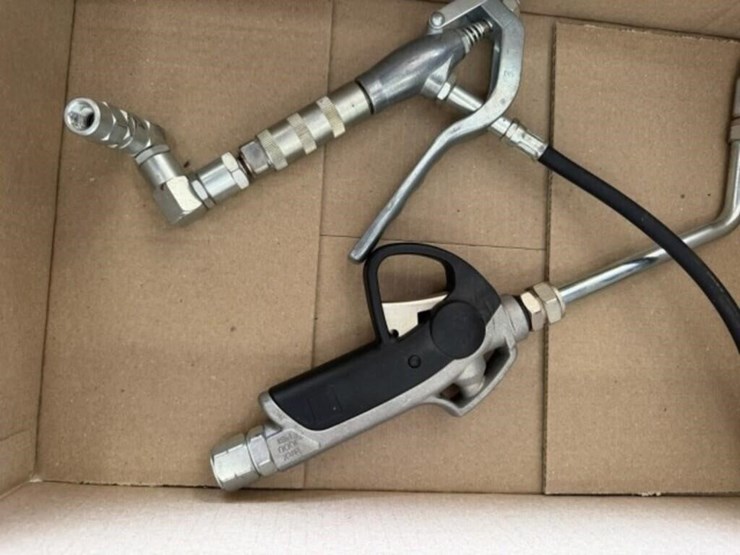 2-oil-dispensing-guns-image-1