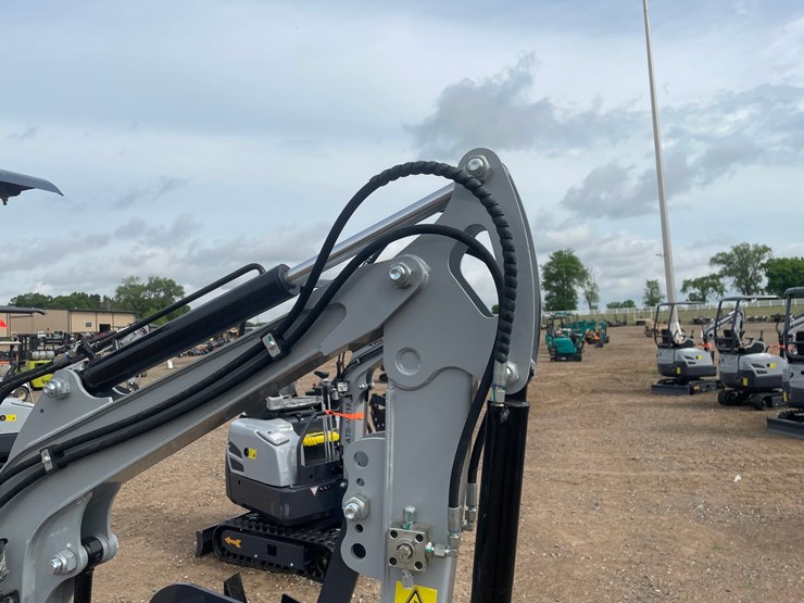 #2035-•-unused-2026-ats-mini-excavator-image-6