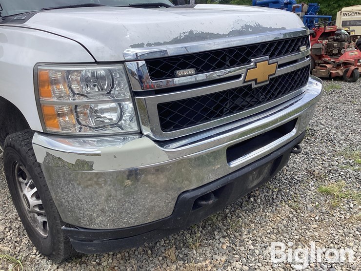 2013-chevrolet-silverado-2500-image-10