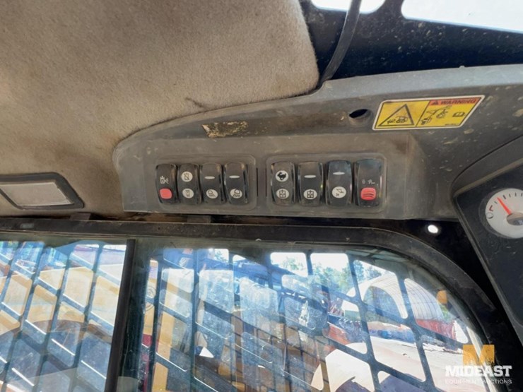 2011-caterpillar-262c-image-10