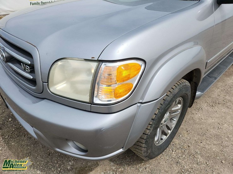 2002-toyota-sequoia-limited-image-26
