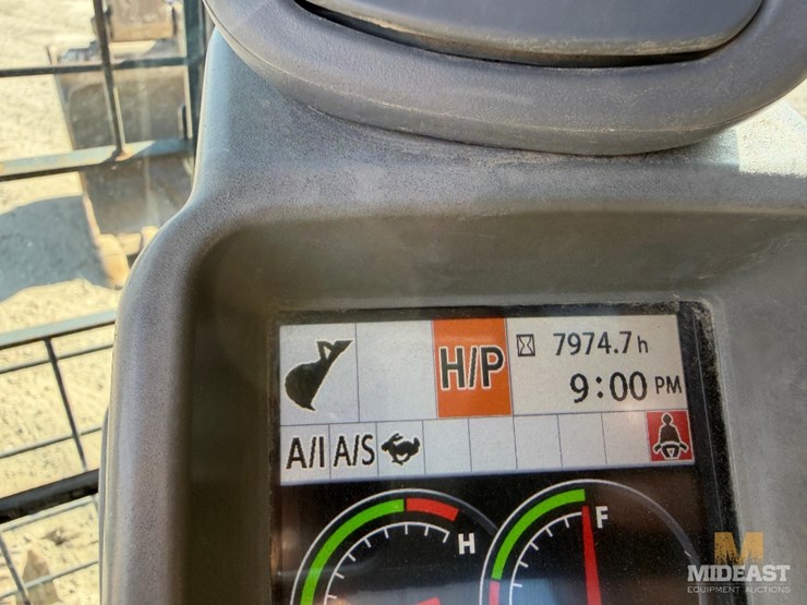2015-deere-470g-lc-image-38