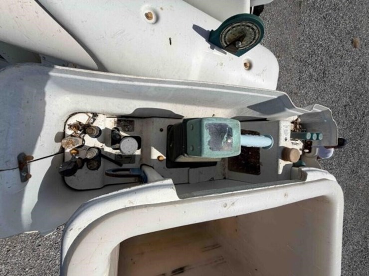 2005-international-durastar-4300-image-36