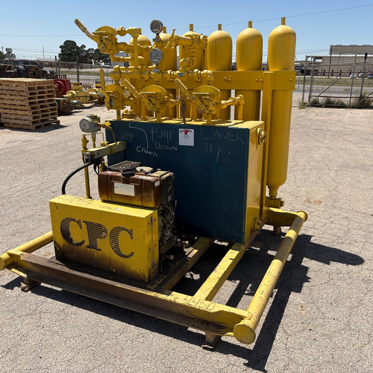 4-station closing unit, skidded