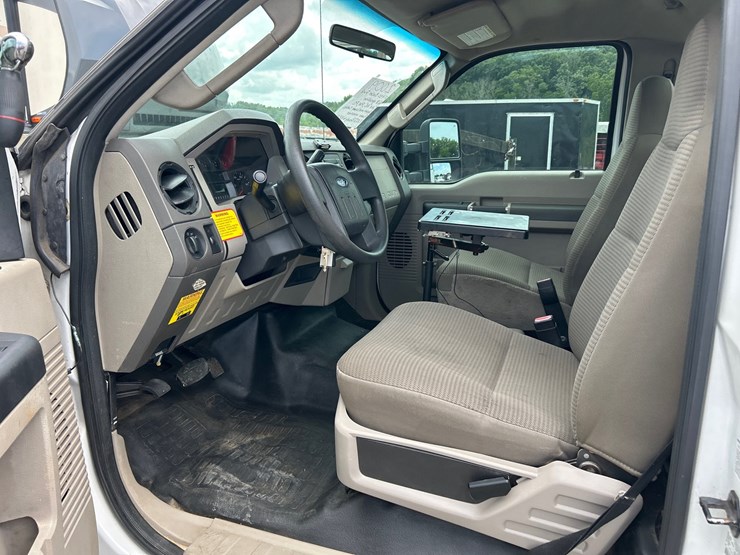 2009-ford-f450-image-17