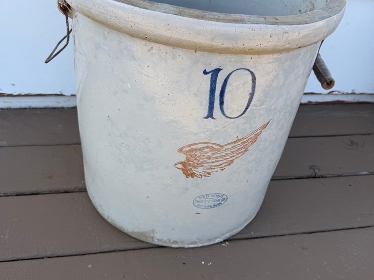 10-gallon-redwing-crock-image-1
