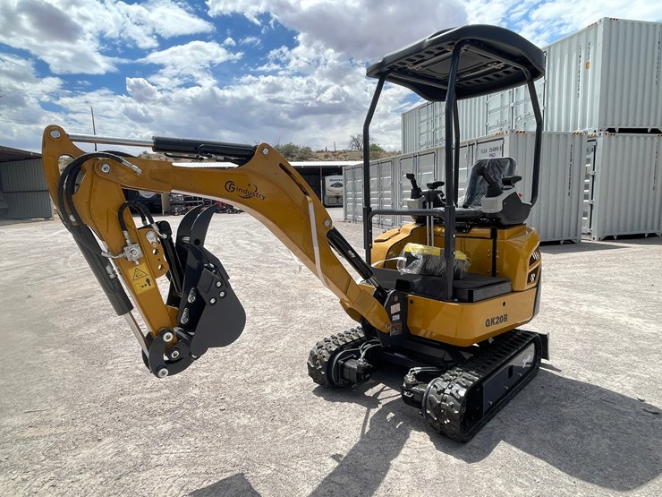 #2661-•-unused-cfg-mini-excavator-image-40