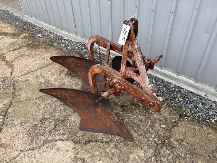dearborn-3pt-2-bottom-plow-image-2