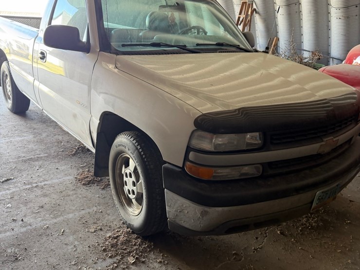 2002-chevy-1/2-ton-long-box-2wd-pickup,-6-cyl-gas,-automatic-transmission-image-1