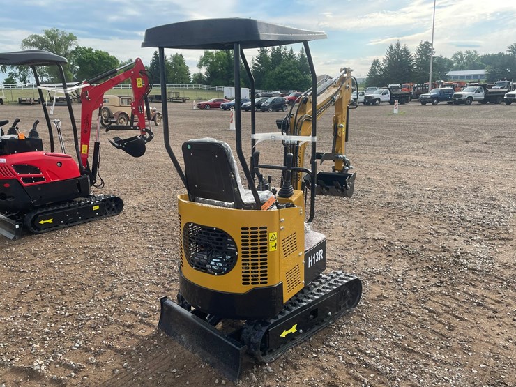 #2037-•-2026-cfg-h13r-mini-excavator-image-3
