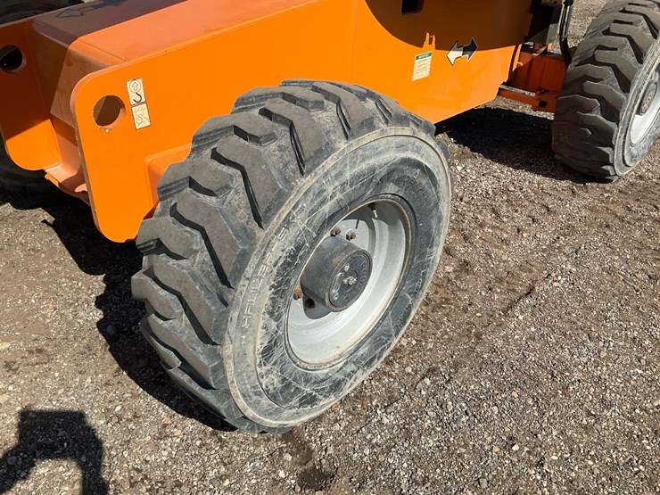 2005-jlg-600s-image-13