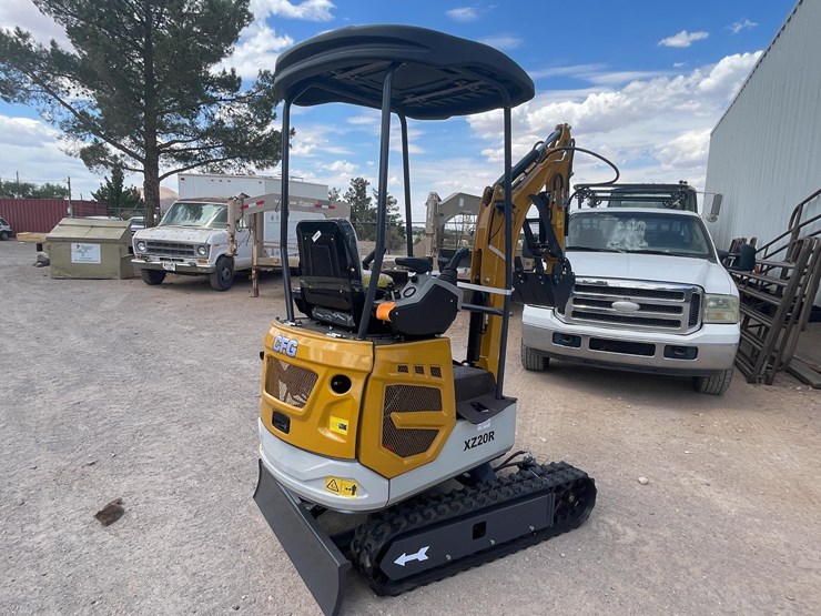 #2663-•-unused-cfg-mini-excavator-image-5