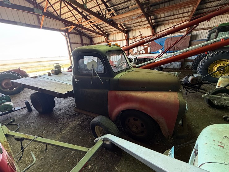 1948-dodge-one-ton-with-flatbed-image-8