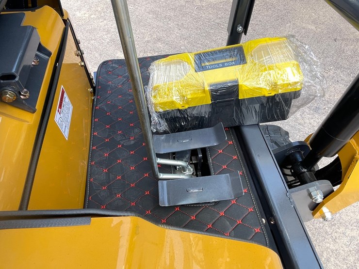 #2662-•-unused-cfg-mini-excavator-image-36